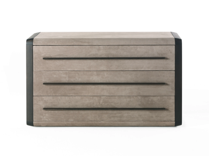 wynwood-chest-of-drawers-oniro-group-636015-rel5df2c054.jpg